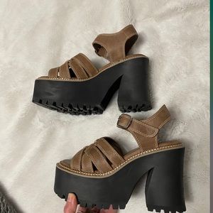 Delia’s Mocha Brown platform sandals size 7